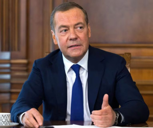 Ông Medvedev cảnh báo Anh, Nga nói quan chức Mỹ hoài nghi viện trợ cho Ukraine