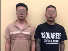 Nhà chủ tịch xã bị ném chất bẩn