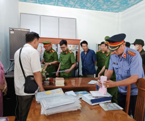 Bắt 2 giám đốc lừa đảo chỉ mới học hết lớp 1