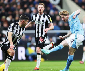 De Bruyne tỏa sáng, Man City thắng nghẹt thở Newcastle
