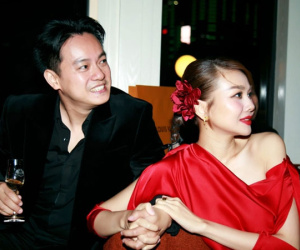 Thanh Hằng phát 'cẩu lương' bên ông xã: Nắm chặt tay kè kè suốt sự kiện, ánh mắt tình tứ nhìn phát biết vợ chồng son