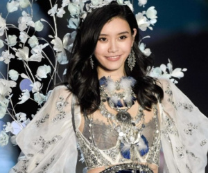Thiên thần Victoria’s Secret vào gia tộc vua sòng bạc Macau: Tủi nhục vượt ải tuyển vợ, 5 năm chạy chỉ tiêu sinh con vẫn chưa chính thức làm dâu
