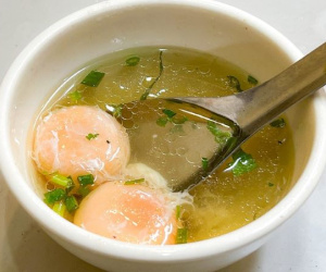 Sự thật về lời đồn ăn trứng gà chần tốt cho nam giới trong 'chuyện ấy'