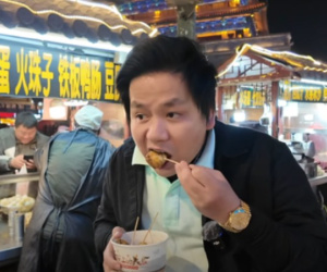 Trứng vịt lộn ở Trung Quốc được chế biến độc đáo thế nào khiến Khoa Pug bất ngờ?
