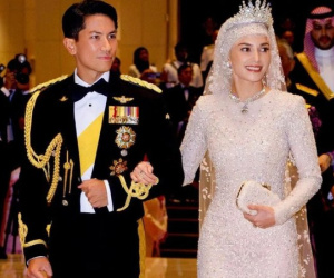 Hoàng tử Brunei khoe loạt ảnh chưa từng thấy hậu đám cưới, lộ khoảnh khắc 'xả vai chú rể' bên cạnh vợ cực đáng yêu