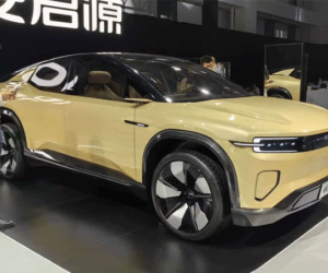 'Ông trùm' xe tải tại Việt Nam trình làng mẫu SUV có khả năng 'biến hình' thành bán tải, sở hữu công nghệ vệ tinh phủ sóng toàn cầu