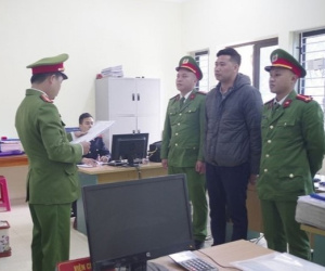 Bắt nguyên phó giám đốc chi nhánh văn phòng đăng ký đất