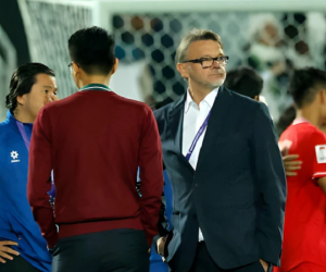 Có khi nào trận thua Indonesia là điều may mắn cho bóng đá Việt Nam dưới thời HLV Troussier?