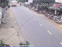 Xe buýt tông văng người đi bộ trên vỉa hè ở Bắc Kạn