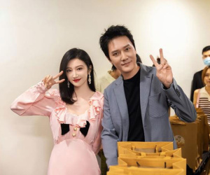 Rầm rộ tin 'Đệ nhất mỹ nữ Bắc Kinh' Cảnh Điềm hẹn hò chồng cũ Triệu Lệ Dĩnh