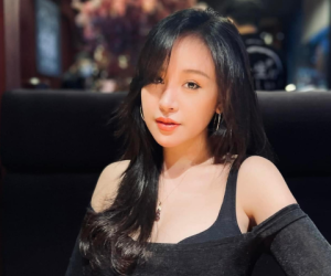 Từng là hot girl làm 'đảo điên' dân mạng, 'Bà Tưng' năm nào càng ngày càng xinh đẹp quý phái thế này đây