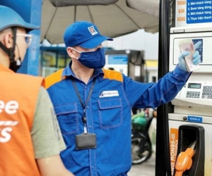 Giá xăng tăng 'sốc' trong những ngày giáp Tết