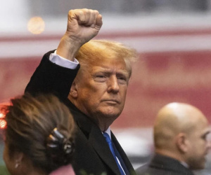 Ba phút khuấy động tòa án của ông Donald Trump