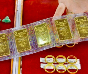 Giá vàng bất ngờ quay đầu giảm