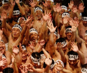 Phụ nữ Nhật Bản lần đầu được tham gia lễ hội khỏa thân