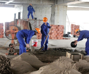Chồng chỉ là thợ xây, bỗng một ngày tài khoản ngân hàng nhận được 28 tỷ đồng, vợ hốt hoảng báo cảnh sát