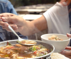 Một hành động nhỏ sau khi nấu canh có thể khiến cả nhà ngộ độc, bác sĩ đưa ra cảnh báo