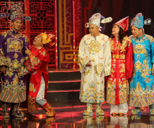 Động thái của dàn Táo Quân bị 'thay máu': Vân Dung đăng liên tục 2 status, các nghệ sĩ khác thì sao?