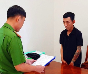Mượn nhiều ô tô và vay 5 tỷ đồng để đánh bạc rồi bỏ trốn