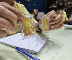 Cuối ngày 31-1, giá vàng SJC lại tăng sốc