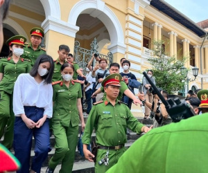 Lĩnh 1 năm tù treo, Ngọc Trinh được trả tự do ngay tại tòa