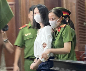Dẫn giải người mẫu Ngọc Trinh hầu tòa