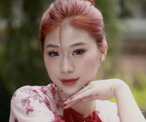 Hot girl TDDC khiến dân tình xôn xao với loạt ảnh áo dài khoe sắc trước thềm Tết Nguyên đán 2024