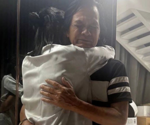 Ngọc Trinh đoàn tụ với gia đình sau gần 4 tháng tạm giam, khoảnh khắc bố ôm con gái thành tâm điểm