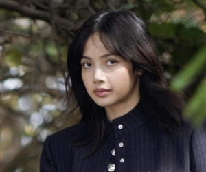 Lisa tới Mỹ hẹn hò bạn trai CEO, lộ cả clip thân như chị em 1 nhà với con dâu gia tộc tỷ phú