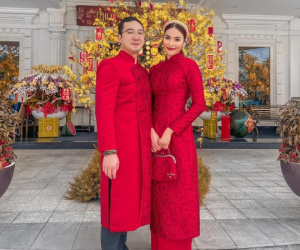 'Cung điện' dát vàng của vợ chồng Lan Khuê ngày Tết: Không gian ngập tràn hoa, trang trí đài phun nước bắt mắt