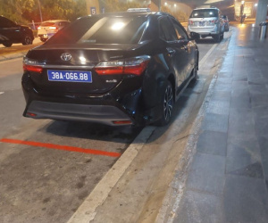 Bí thư Hà Tĩnh chỉ đạo xử lý vụ xe công dùng đèn ưu tiên đón người nhà lãnh đạo