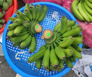 Hà Nội 29 Tết: Gần nửa triệu đồng một nải chuối xanh