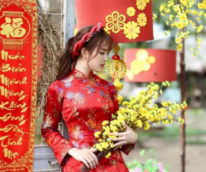 Mùng 1 Tết Giáp Thìn 2024 nên mặc màu gì để tăng cường cát khí, giúp vận trình thăng hoa cả năm?