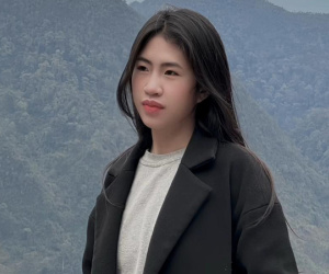 'Cơn lốc đường biên' Thanh Nhã cực xinh đi chơi Tết