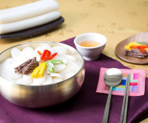Món ăn biểu tượng trong ngày Tết tại Hàn Quốc: Được giới quý tộc thời xưa ưa chuộng, chỉ dùng 1 nguyên liệu nhưng mang ý nghĩa đặc biệt