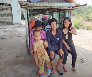 Gia đình '2 vợ 1 chồng' cùng chung sống hạnh phúc tại miền Tây: Hai người phụ nữ thương nhau như chị em ruột