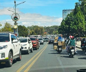 Du khách đến Đà Lạt tăng mạnh, ùn tắc cục bộ