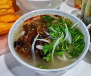 Độc đáo cháo chờ Nam Ô