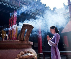 Không cầu tài lộc vậy đi lễ chùa đầu năm để làm gì?
