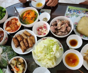Bác sĩ Trương Hữu Khanh: Đầy bụng, khó tiêu, táo bón, cảm cúm dịp Tết - phải làm sao?