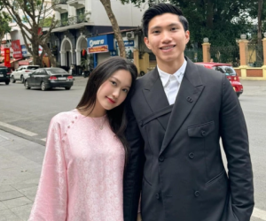 Valentine chưa hoa chưa quà, Đoàn Văn Hậu và Doãn Hải My tụ tập với người quen