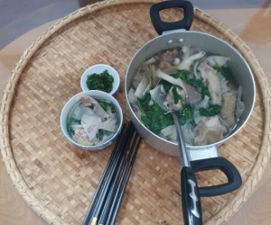 Thưởng thức lẩu gà lá é chính gốc Phú Yên
