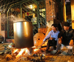 Nguyên nhân khiến bé gái đi cấp cứu trong đau đớn khi nhà nấu bánh chưng