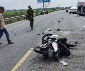 Tai nạn nghiêm trọng, ô tô tông văng 3 người đi xe máy