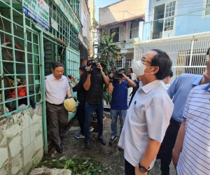 Bí thư TP HCM Nguyễn Văn Nên đến hiện trường vụ cháy làm 4 người chết ở quận 10
