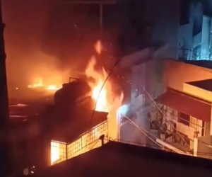 Nhân chứng kể lại vụ cháy khiến 4 người tử vong ở TPHCM: 'Có người phá được khung sắt, ẵm em bé thoát ra ngoài'
