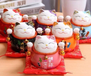 Tuyệt đối không đặt mèo Thần Tài ở hướng và vị trí này kẻo hao tài tốn của, đặt trên ô tô rất tốt
