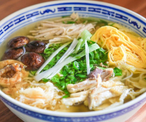 Ngày Tết 'ế' nhiều thịt, có một cách biến đồ ăn cũ thành món 'Thăng Long đệ nhất bún': Ai thử cũng mê!