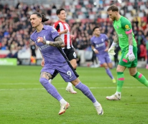 Liverpool củng cố ngôi đầu Ngoại hạng Anh