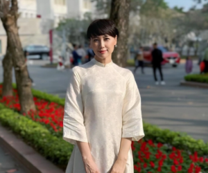 Mẹ vợ Đoàn Văn Hậu ở độ tuổi U50 vẫn trẻ trung phơi phới, quyết tâm nuôi tóc dài vì đã có con rể
